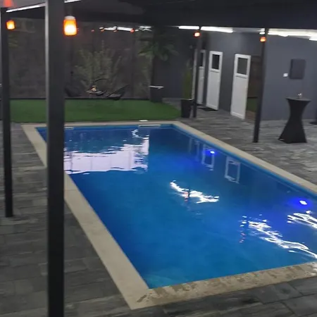 Villa Vikendica Tuzla Baracuda Bazen *